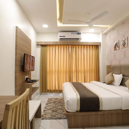 Hotel Lotus Ānand 外观 照片