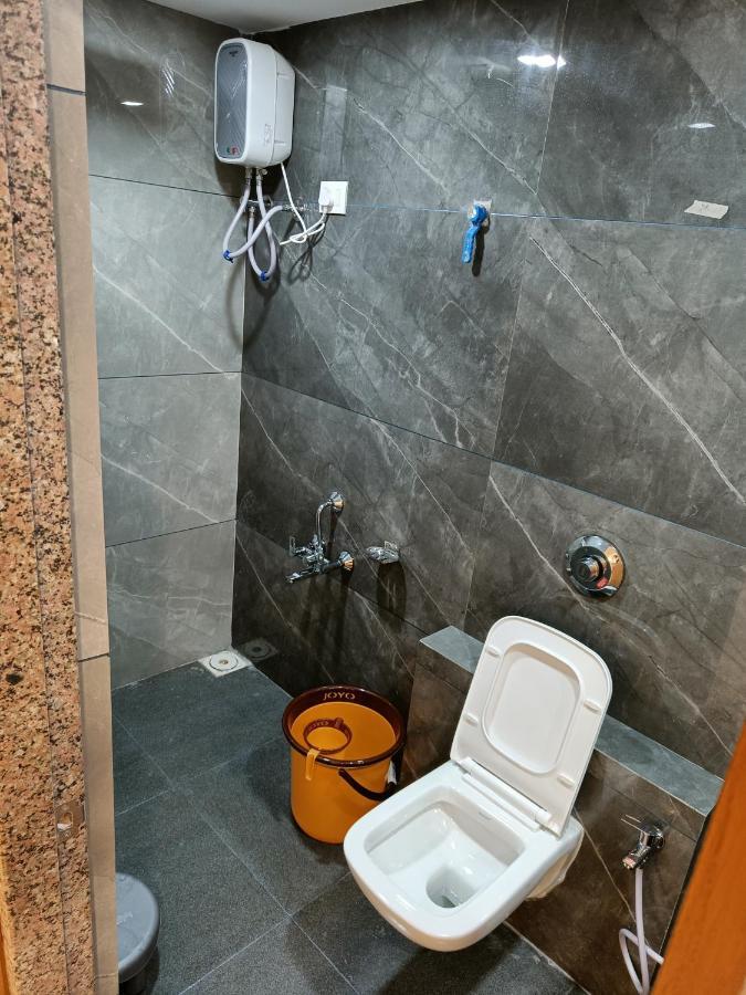Hotel Lotus Ānand 外观 照片