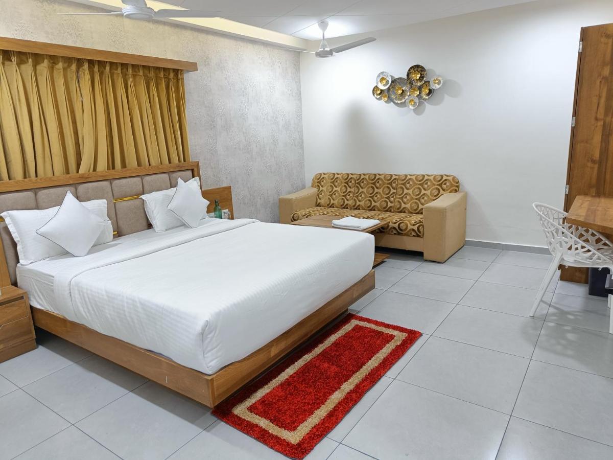 Hotel Lotus Ānand 外观 照片