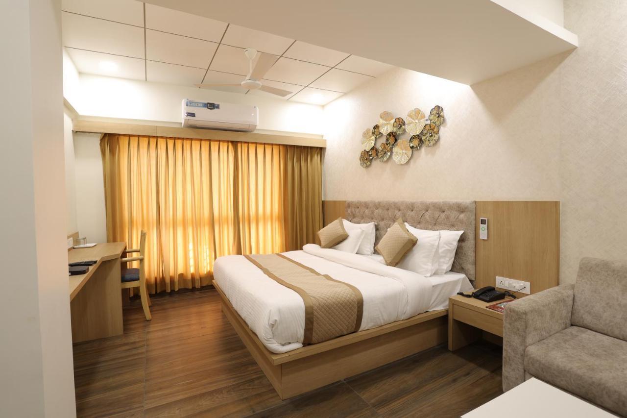 Hotel Lotus Ānand 外观 照片