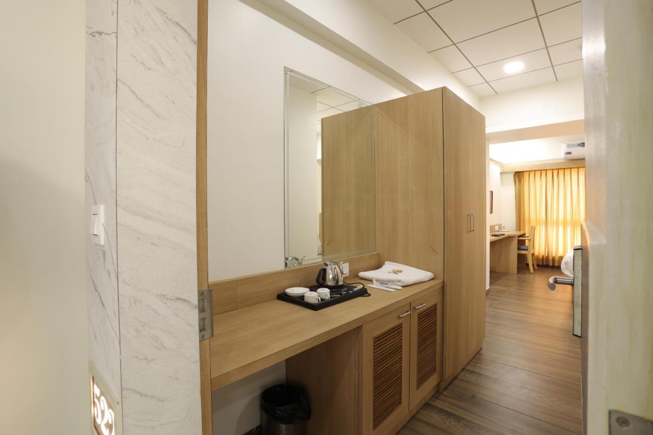 Hotel Lotus Ānand 外观 照片