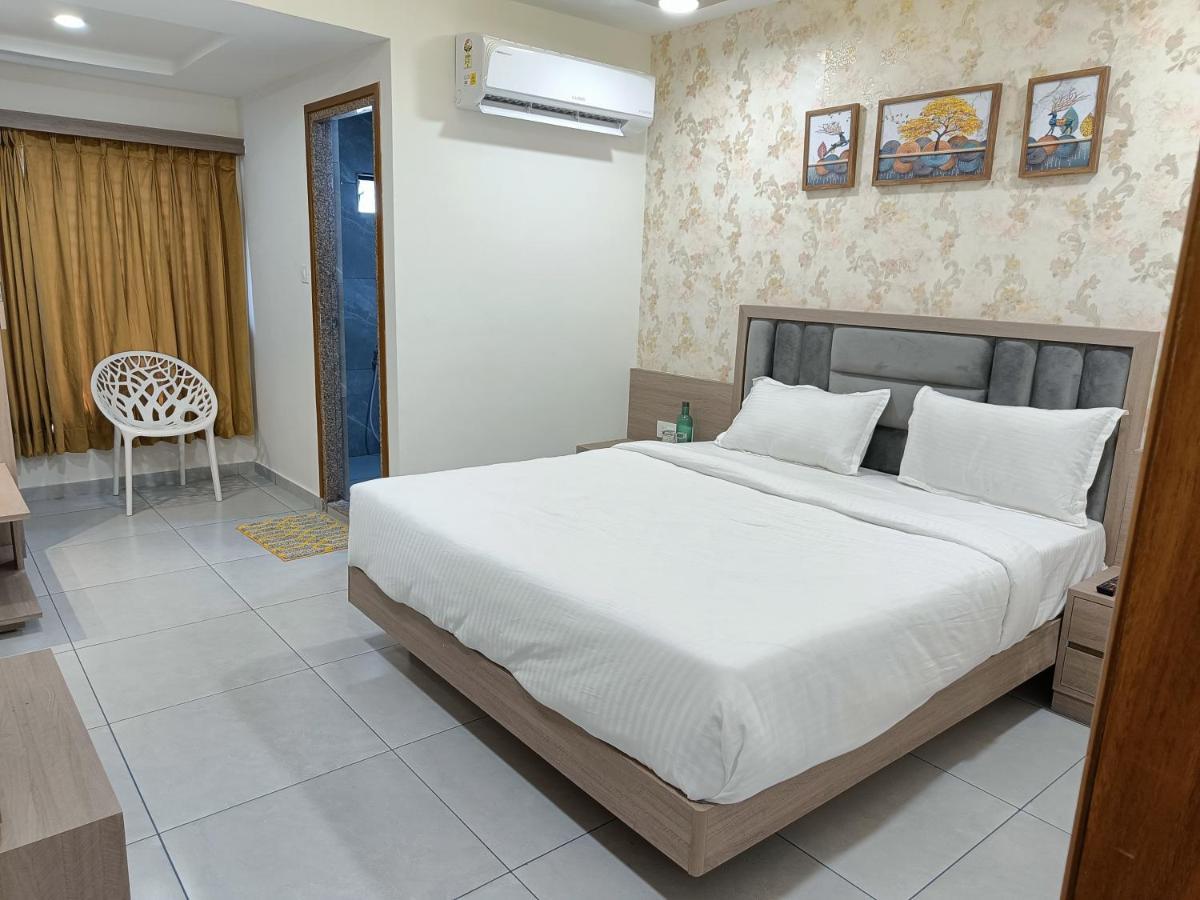 Hotel Lotus Ānand 外观 照片