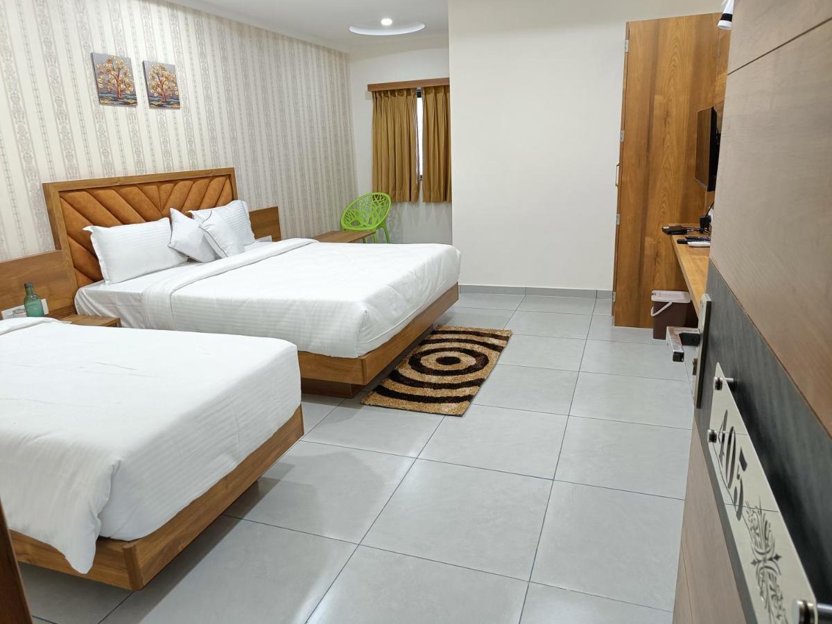 Hotel Lotus Ānand 外观 照片