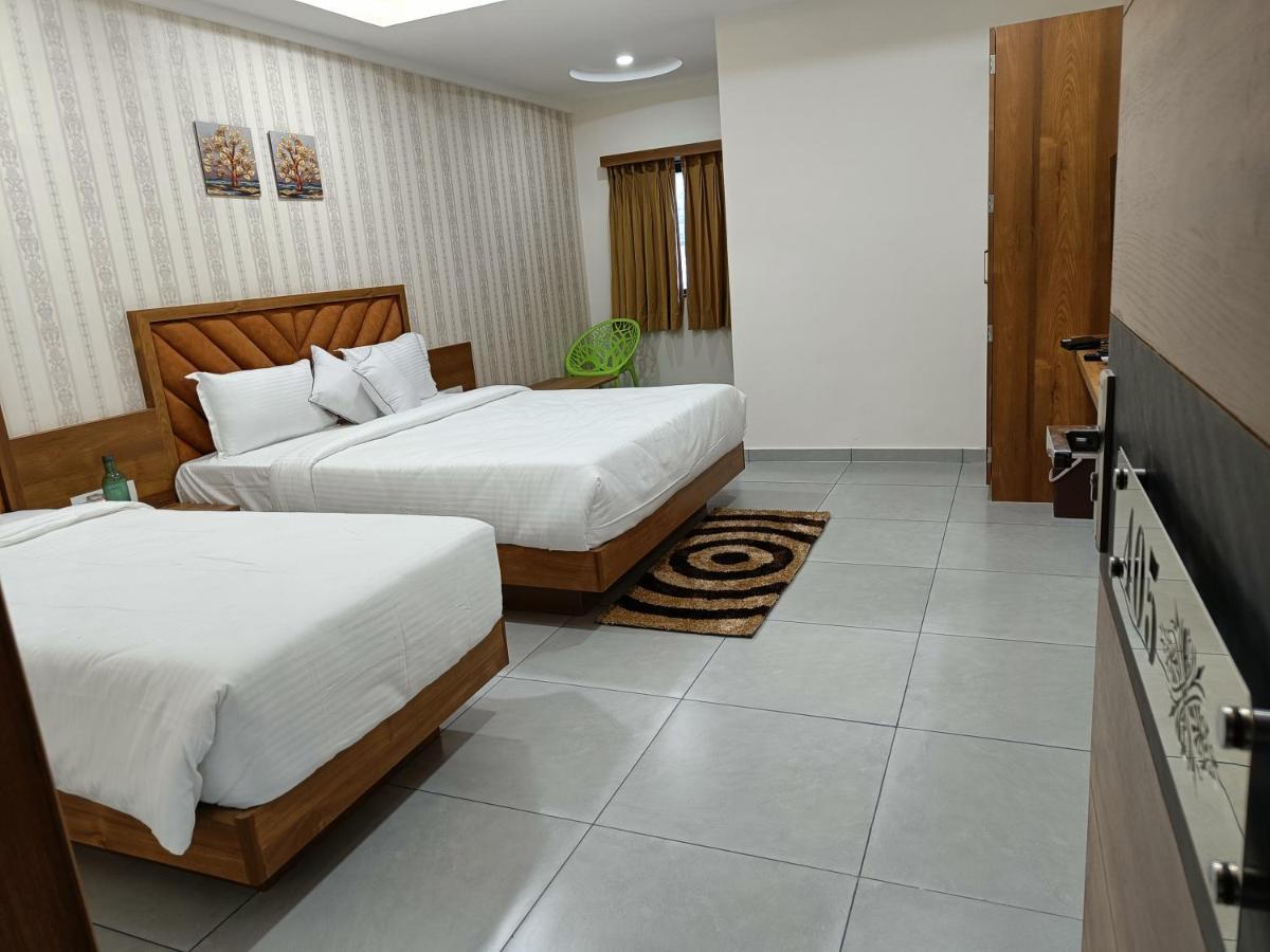 Hotel Lotus Ānand 外观 照片
